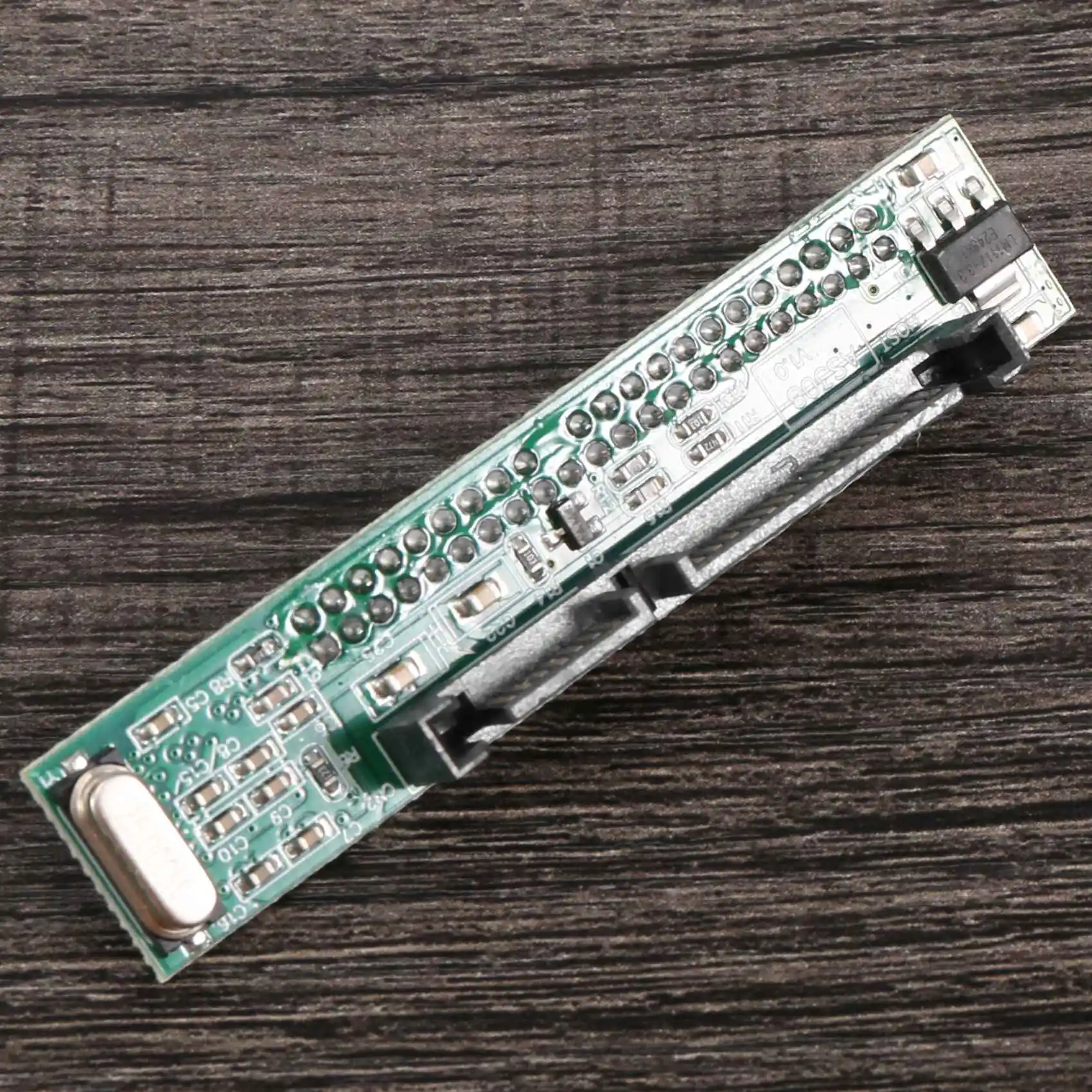 Adaptateur ABQX 2,5 pouces IDE vers SATA, permet de convertir un disque dur IDE à 44 broches (mâle) d’ordinateur portable en un port série.