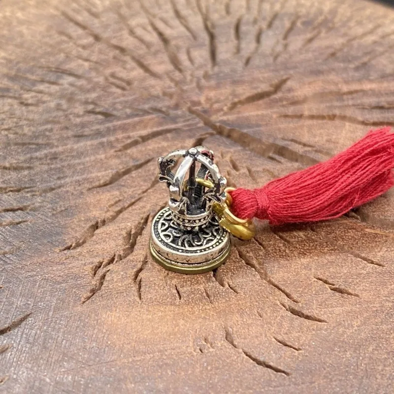

Брелок-подвеска в тибетском стиле: винтажная латунная ваджра-скорпион с пятью зубцами, фигурка-штамп, аксессуар для рукоделия, унисекс, ручная работа, для повседневного ношения