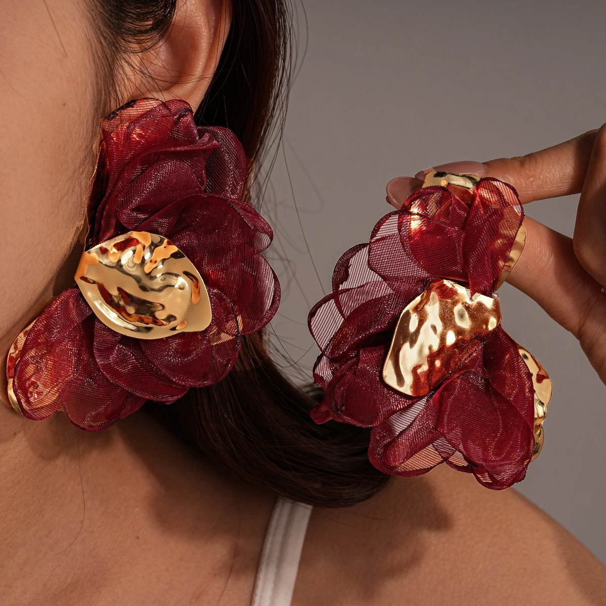 European and American Chiffon Flower Stud Earrings for Women Exaggerated Temperament Earring Sweet Fashion Statement Jewelry K