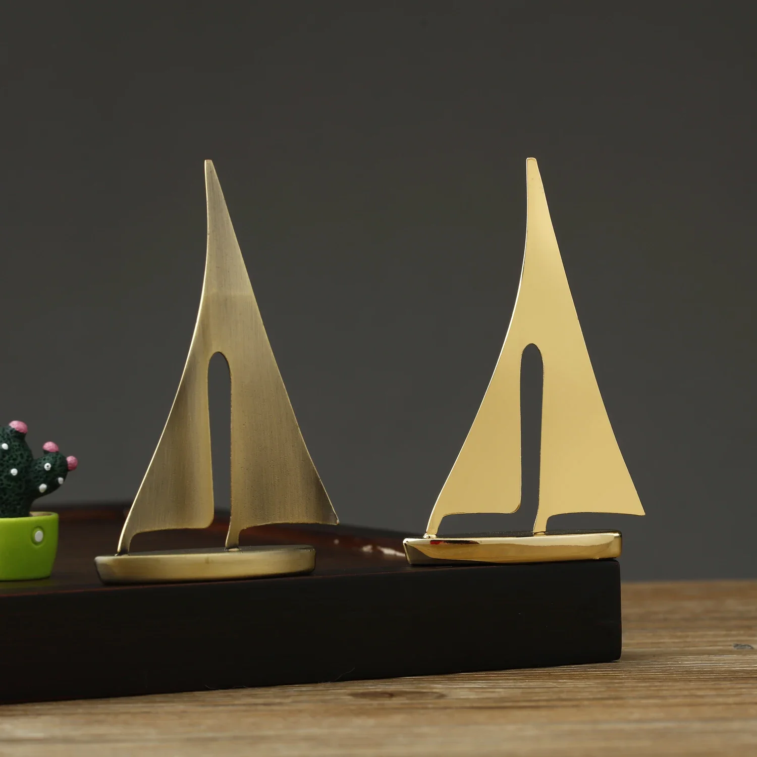 Creative Zinc Alloy Sailboat Decoration Home Decor Living Room Home Desktop Ornaments Modern Home Decoration Accessories