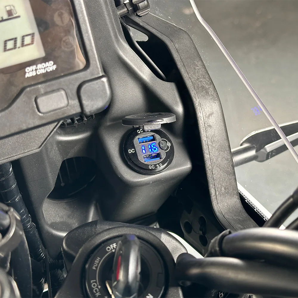 For Yamaha T700 XTZ700 XTZ07 Rally World Raid Tenere 700 2019-2024 Quick Charger QC3.0 Dual USB Car Charger with LED Voltage