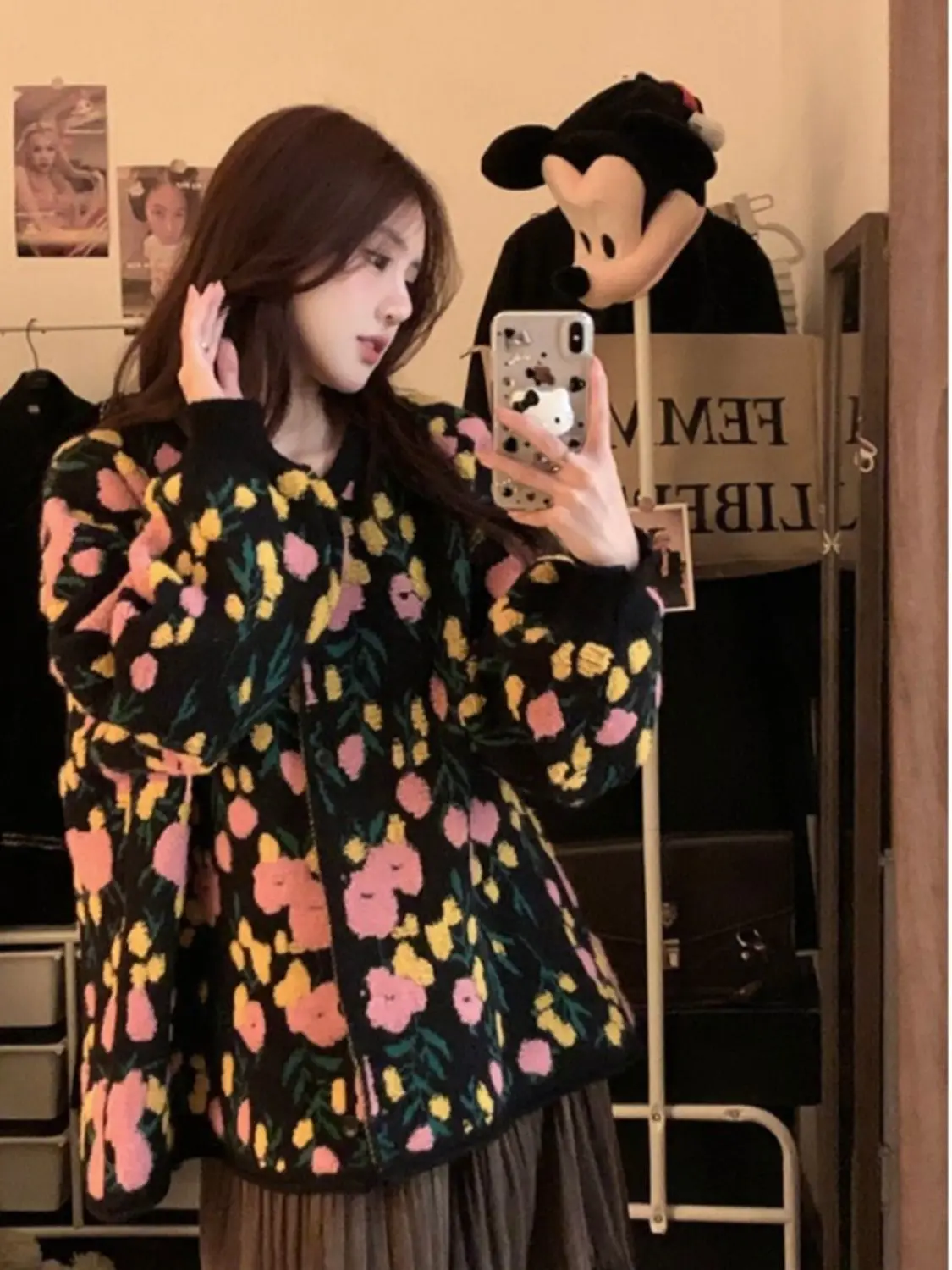 Long Sleeved Three-dimensional Flower Embroidery Cute Versatile Knitted Cardigan Loose and Slimming Top That Covers the Belly