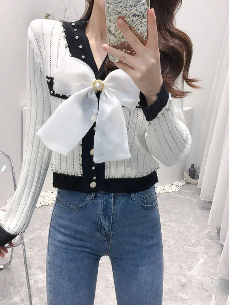 Korejepo Gentle Knitted Sweater 2024 Women Autumn New French Sweet Tops Diamonds Pearl Bow Temperament V Neck Long Sleeved Top