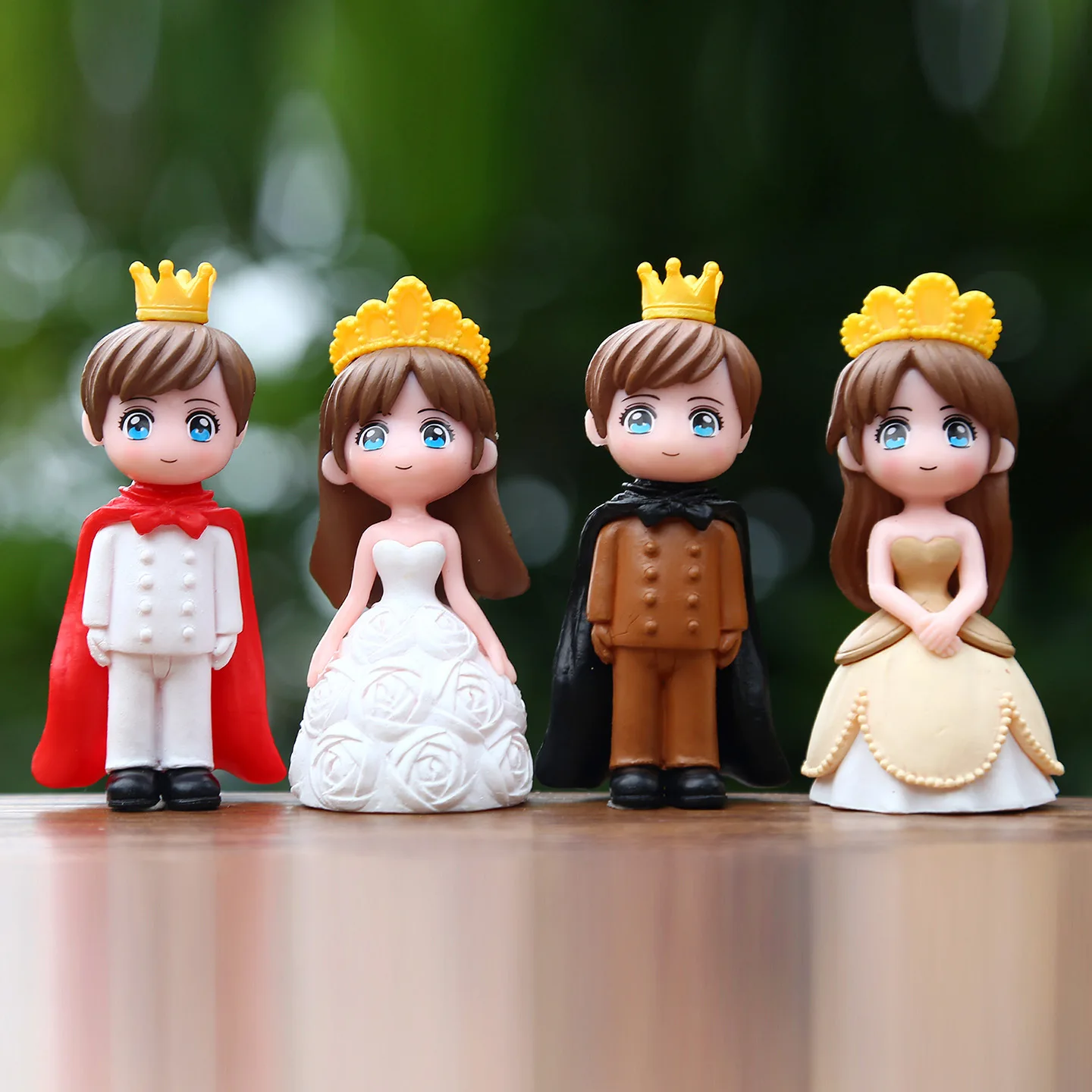 1Pair New Cartoon Couple Figure Doll Model Creative Romantic Wedding Proposal Decorations Car Desktop Small Ornaments