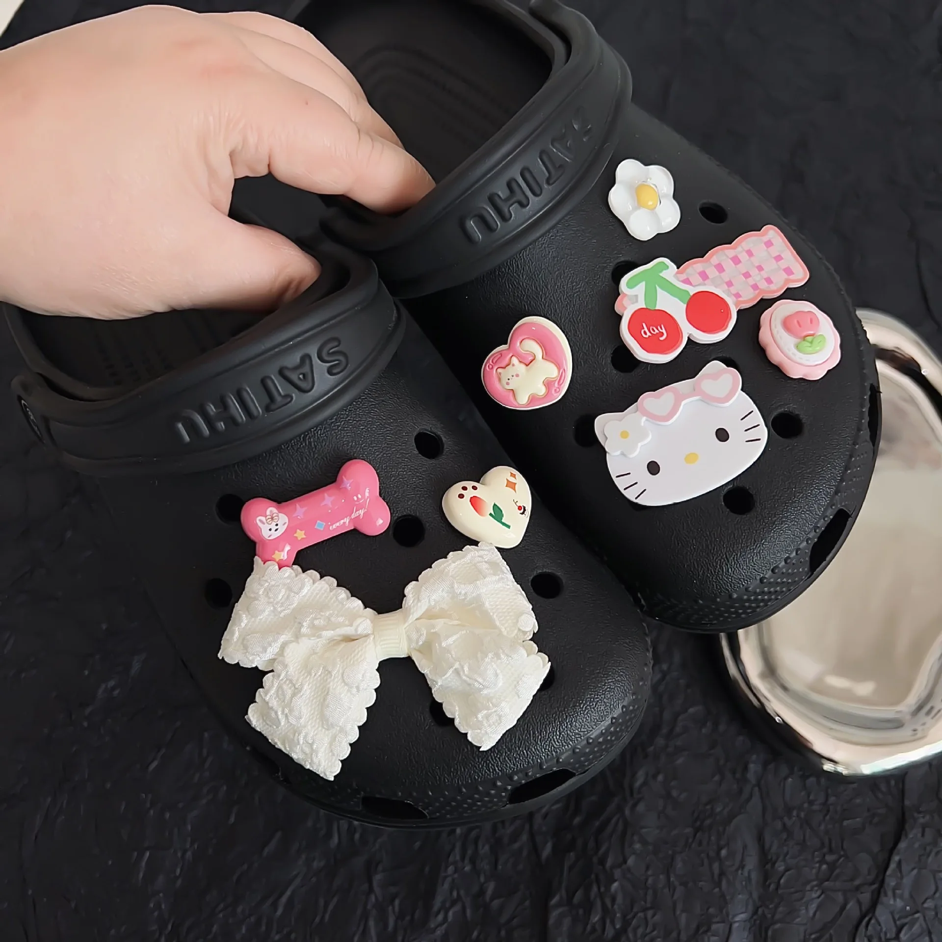 Sweet Cute Girly Charms Designer Elegant Vintage Hello Kitty bow Shoe Jewelry All-match Flower Shoe Charms for Hole Shoes - view 2