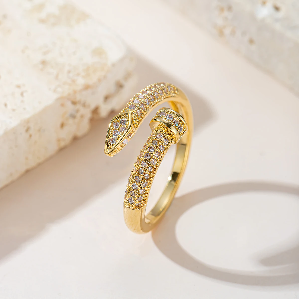 Fashion Elegant Gold Tone Serpent Design Zircon Open Ring Sparkling CZ Adjustable Stackable Finger Ring For Women Party