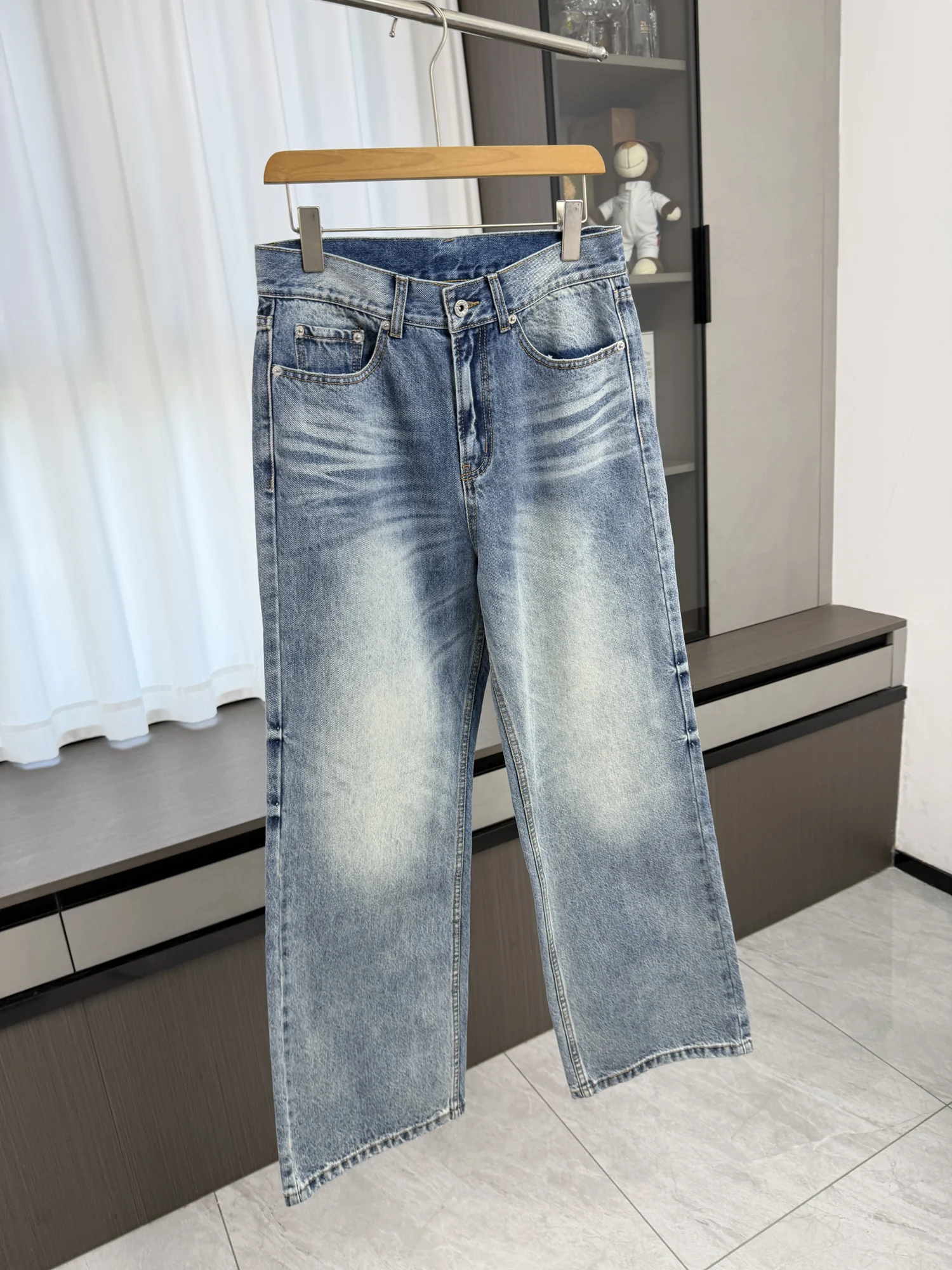 Washed Vintage Comfortable Casual Loose Straight Leg Jeans for Men Fashionable Urban Style Breathable Polyester Fabric