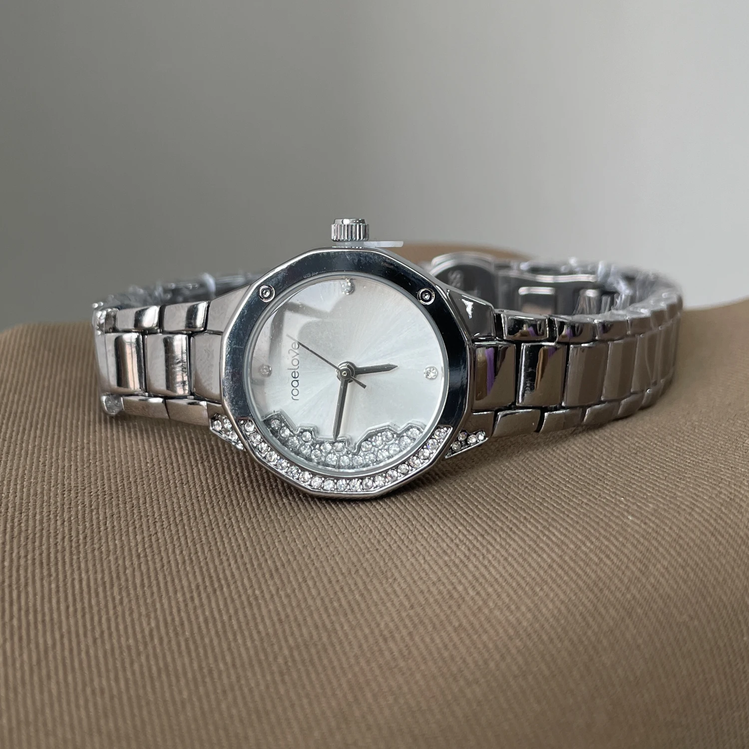 

CILOA white round high-quality watch for women, trendy, fashionable, casual, new style, high-value appearance quartz watch