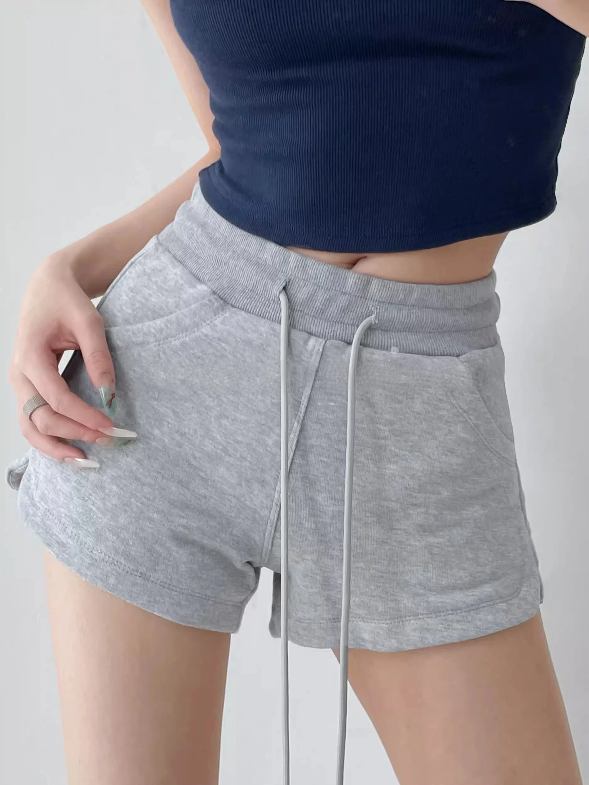 

Женские спортивные шорты с низкой талией и завязками, свободные, повседневные, утягивающие, прямого кроя, А-силуэт, широкие штанины, для города, с высокой талией