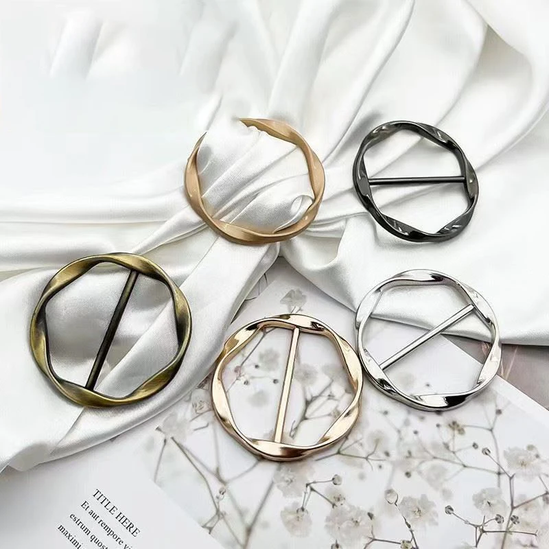 Scarf Ring Clip T-shirt Tie Clips for Women Metal Round Circle Clip Buckle Clothing Wrap Holder Scarf Ring for Neckerchief Shawl