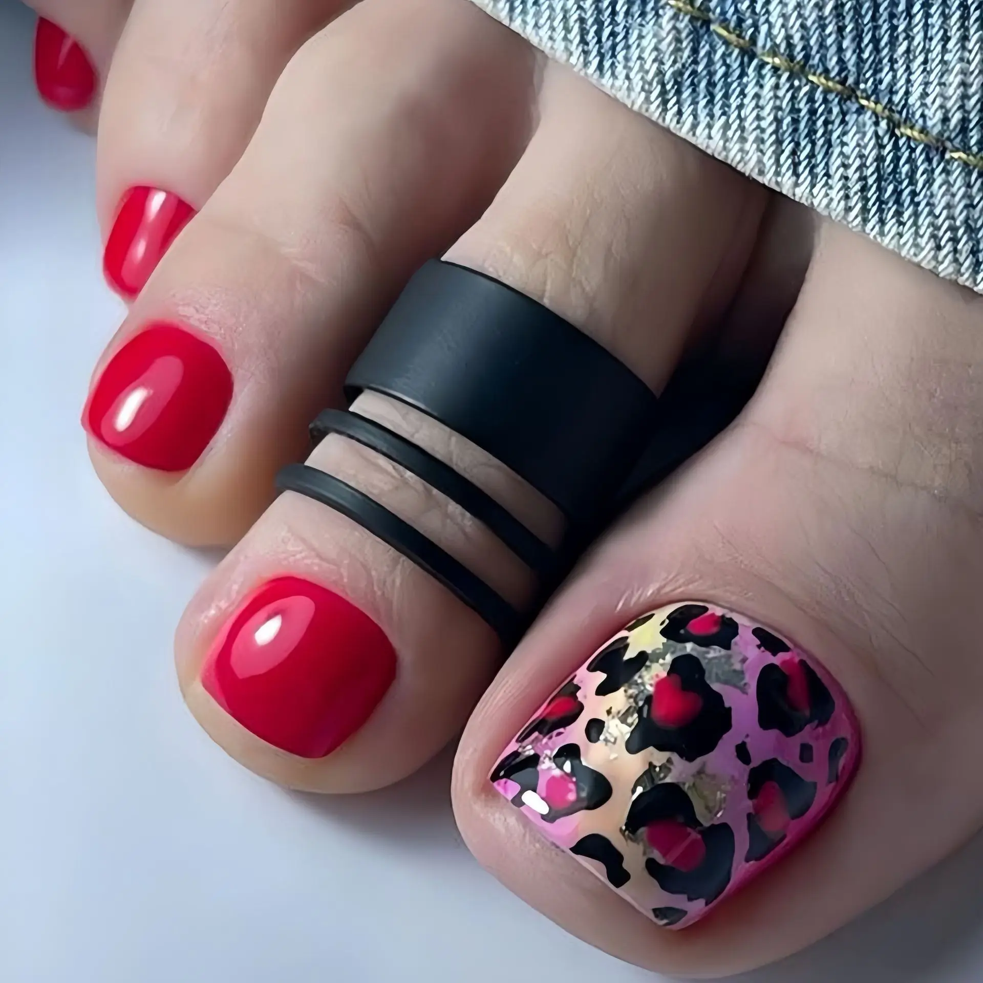 Pink purple love leopard print wears nail armor, short square bright nails, fashionable wear nail armor