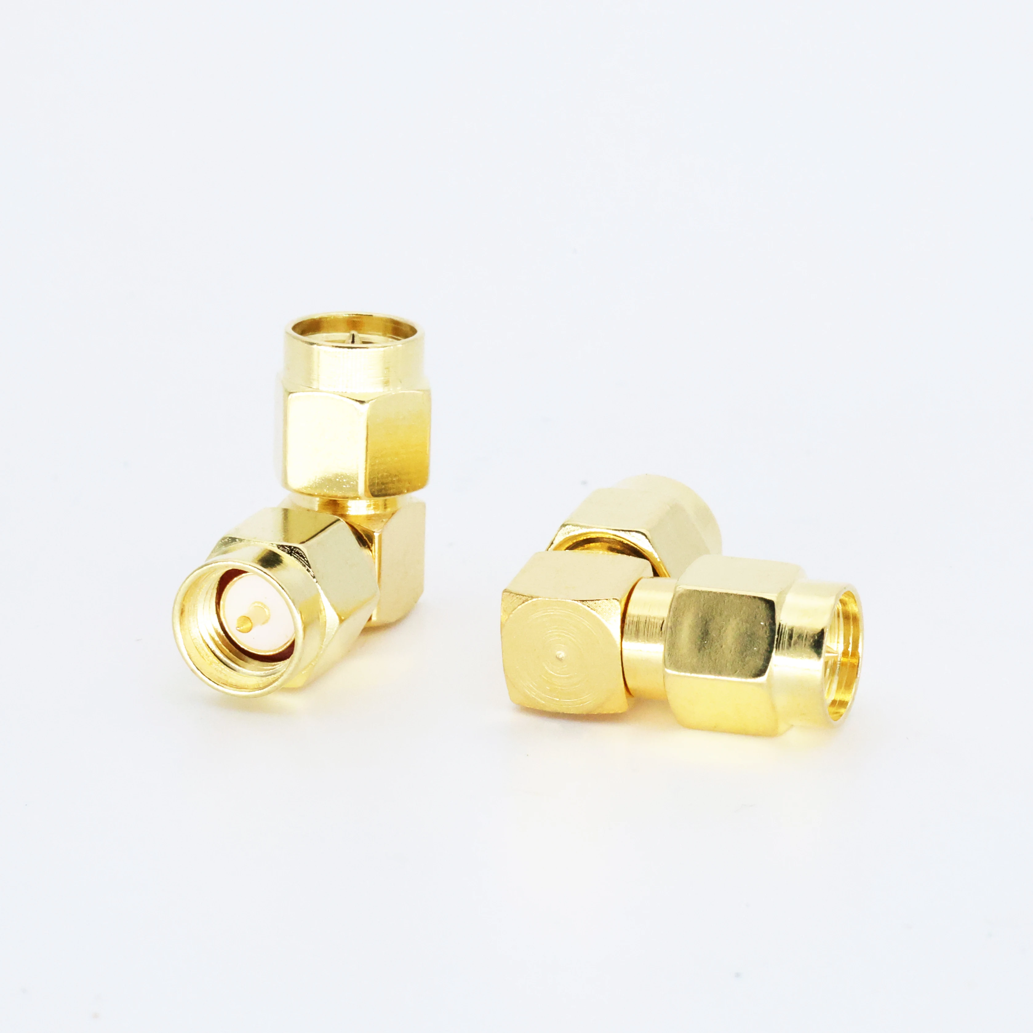 Golden SMA macho plug para SMA macho plug, 90 graus de ângulo direito RF Coaxial High Frequency Adapter Connector, 2pcs