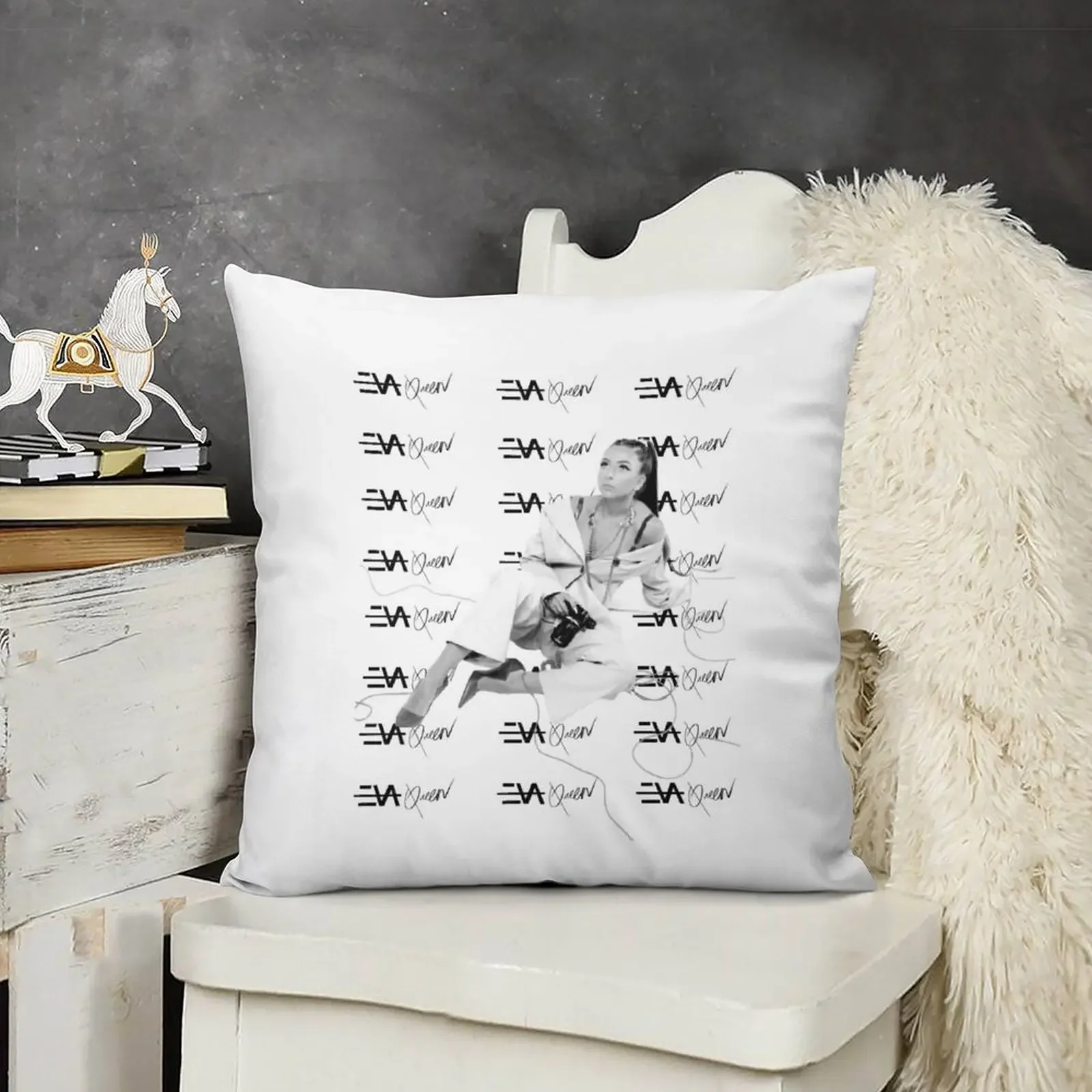 Eva queen - Portrait noir et blanc classique Throw Pillow Christmas Pillow Covers Pillow Cases Decorative Bed pillowcases