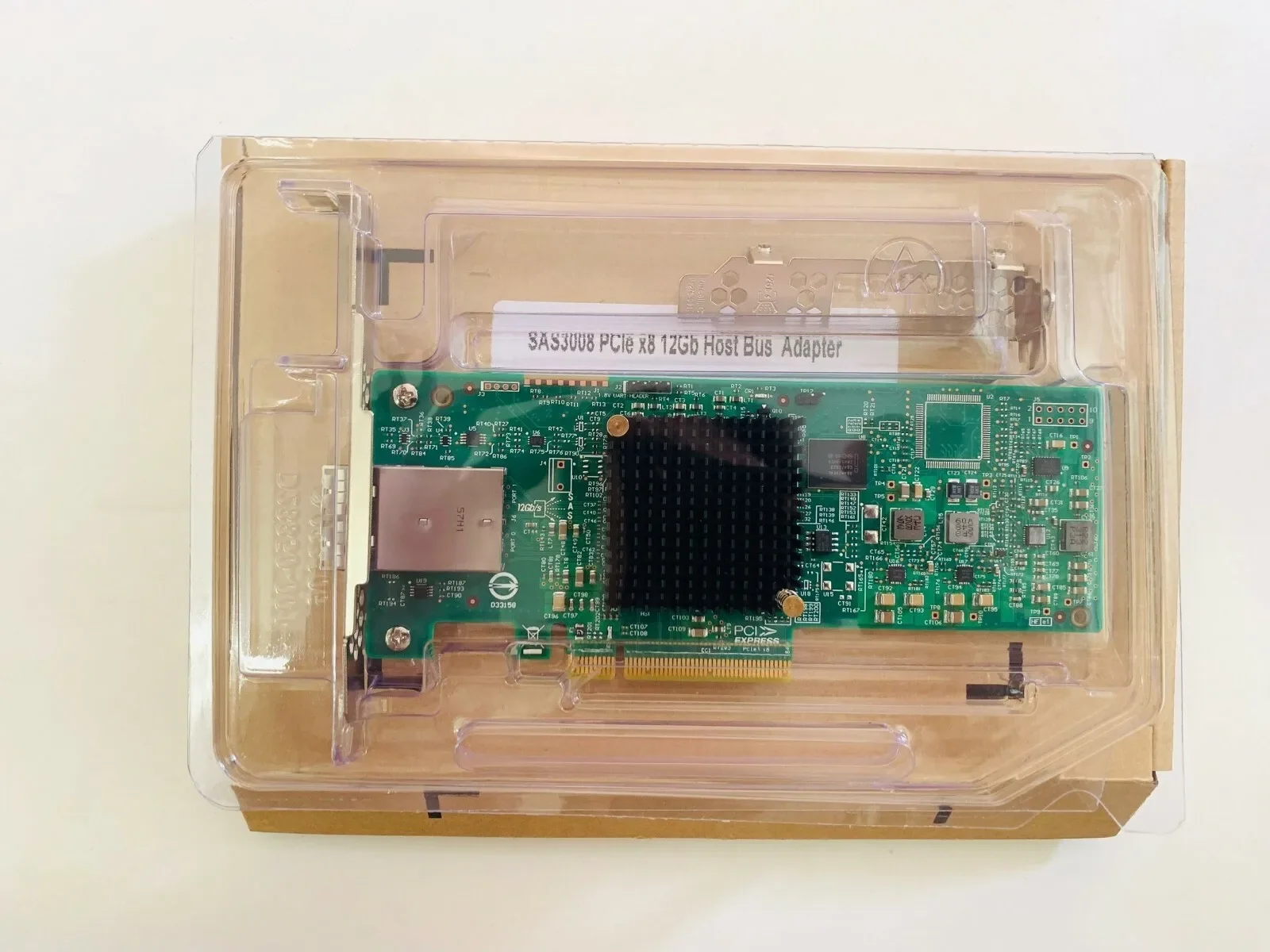 Broadcom LSI SAS 9300-8e 12Gb/s 8-port SFF8644 PCIe 3.0 IT mode control