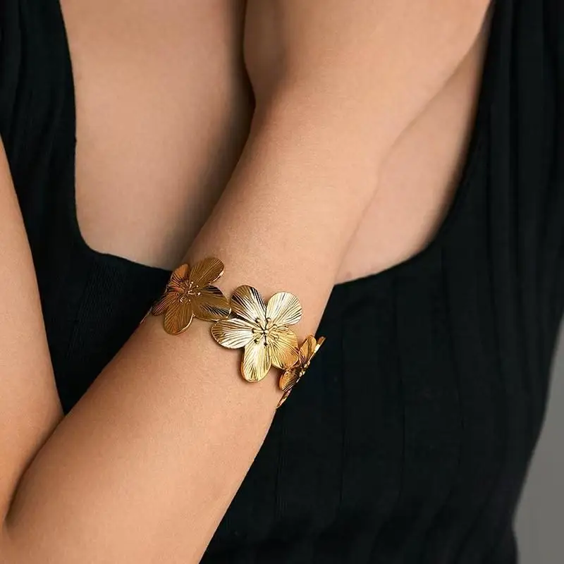 New Personality Wide Flower Bracelet Opening Geometric Adjustable Wristband Hand Jewelry Gift