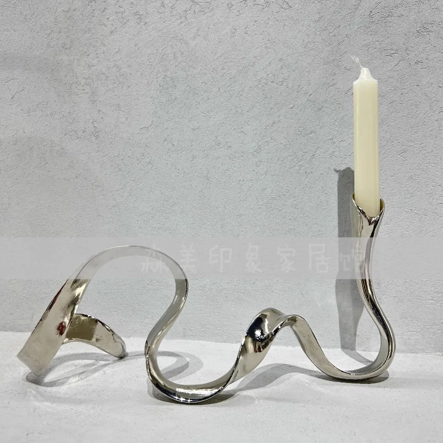 Metal Candle Holder Unique Decor Table Iron European Candle Holder Stand Party Romantic U Shape Nordic Candelabros Home Decor