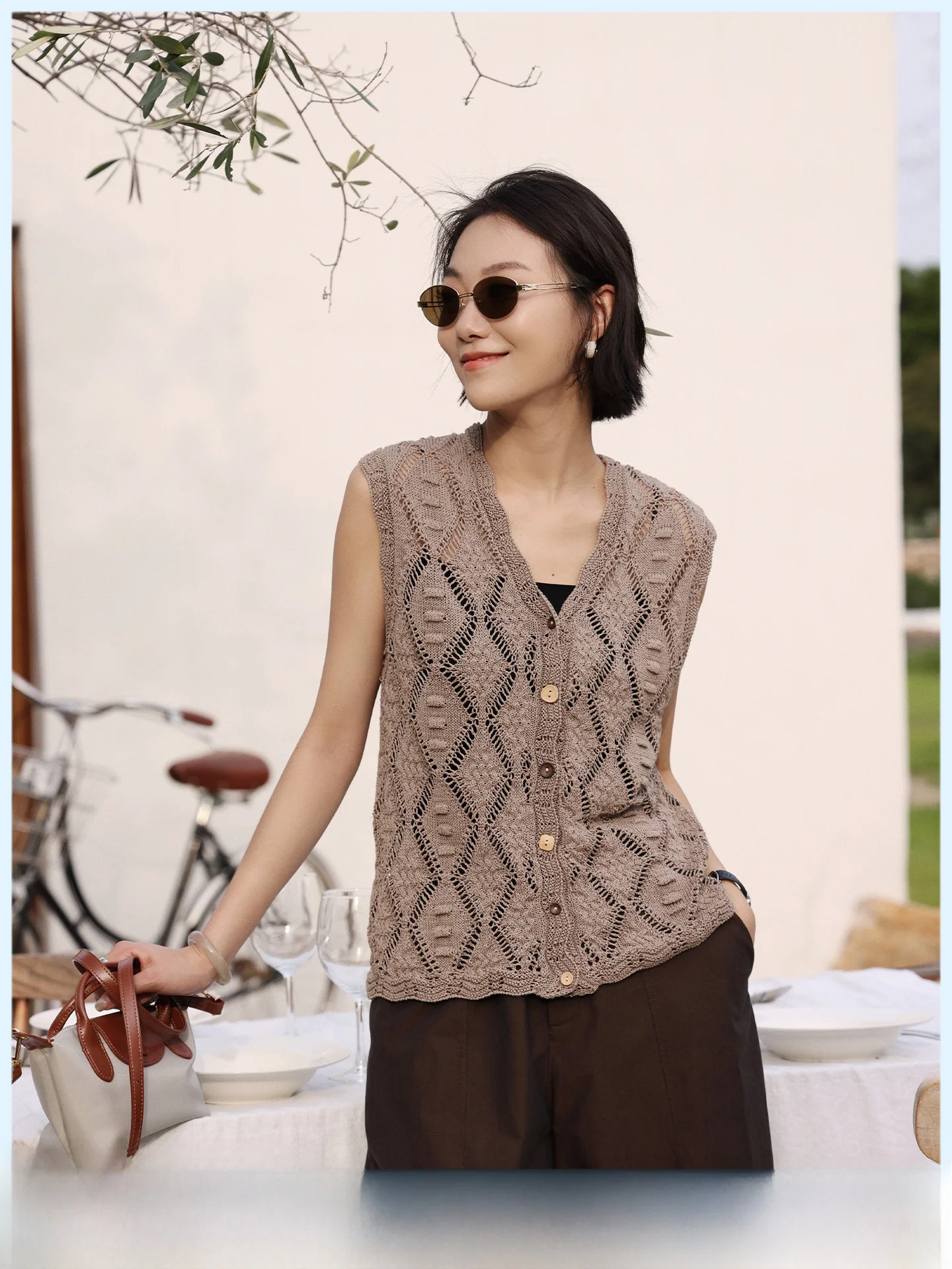 

Легкий дышащий вязаный жилет с V-образным вырезом без рукавов, женский модный летний новый стиль, топ для многослойных образов, ажурный дизайн