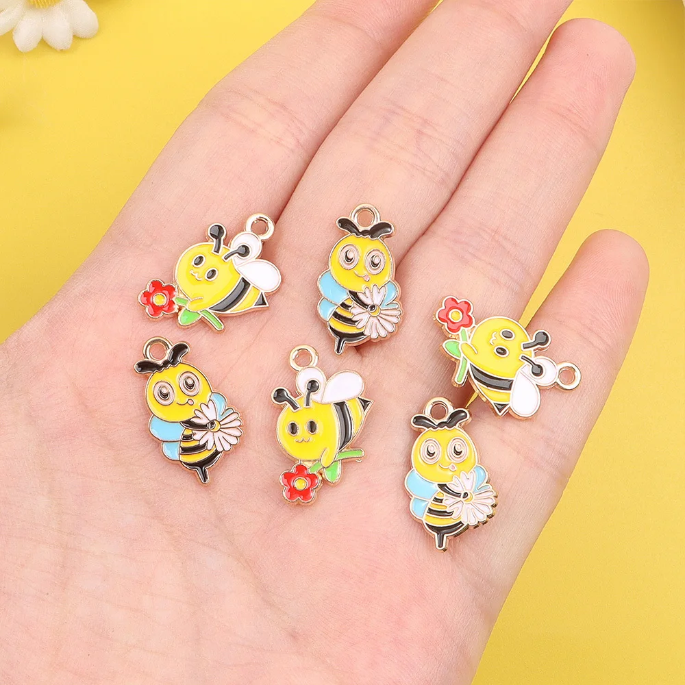 6/12/24pcs Yellow Alloy Bee Shaped Pendant,DIY Bracelet,necklace,commemorative Day,graduation Season Gift Decoration Accessories