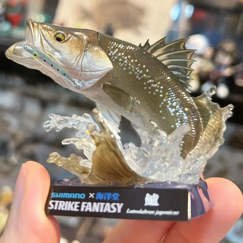 

Marine Hunter x Artisan Studio Realistic Squid Model Sepioteuthis Lessoniana Dynamic Pose Desktop Art for Sea Creature Enthusias