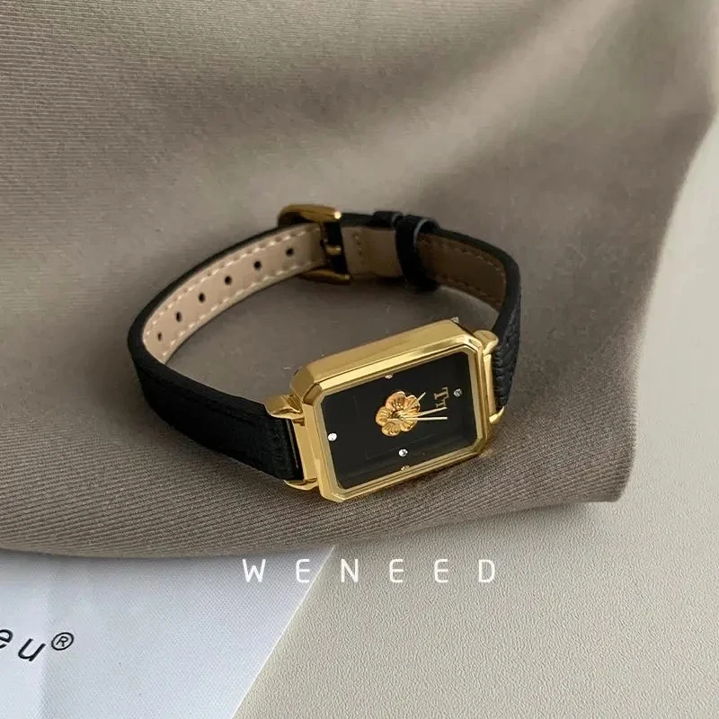 Weneed Camellia Relógio Feminino Quadrado Pequeno Mostrador Simples e Elegante Feminino Relógio Light Nicho de Luxo 2024 Novo Estilo