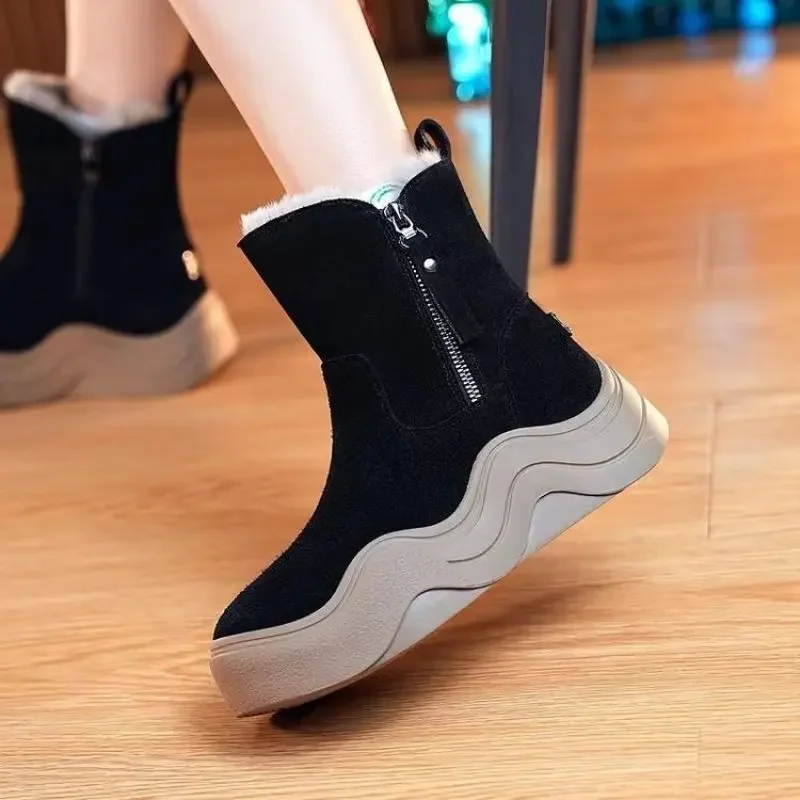 Short Snow Boots Female Winter 2024 New Ankle Boots Plus Velvet Autumn and Winter Fur Thin Short Boots Fashion simple English 40