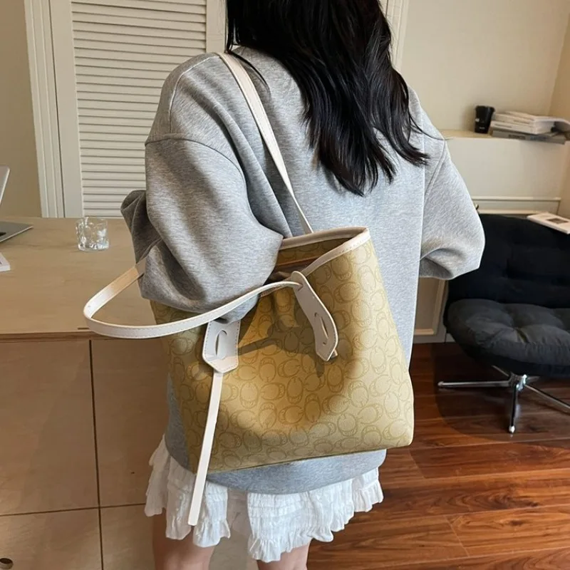 Designer Fashion Diaper Bag For Women Elegant Crossbody Handbag Luxury Brand Minimalist Vintage Large Capacity Tote Bag