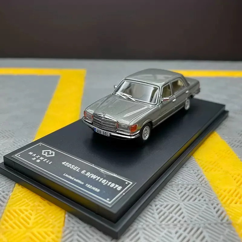 1:64 Scale 450SEL W116 Alloy Car Model Ornament