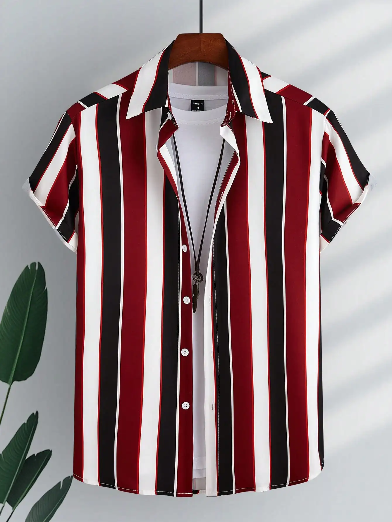 

Men's Vertical Stripe Short Sleeve Button-Down Shirt - Casual Fit