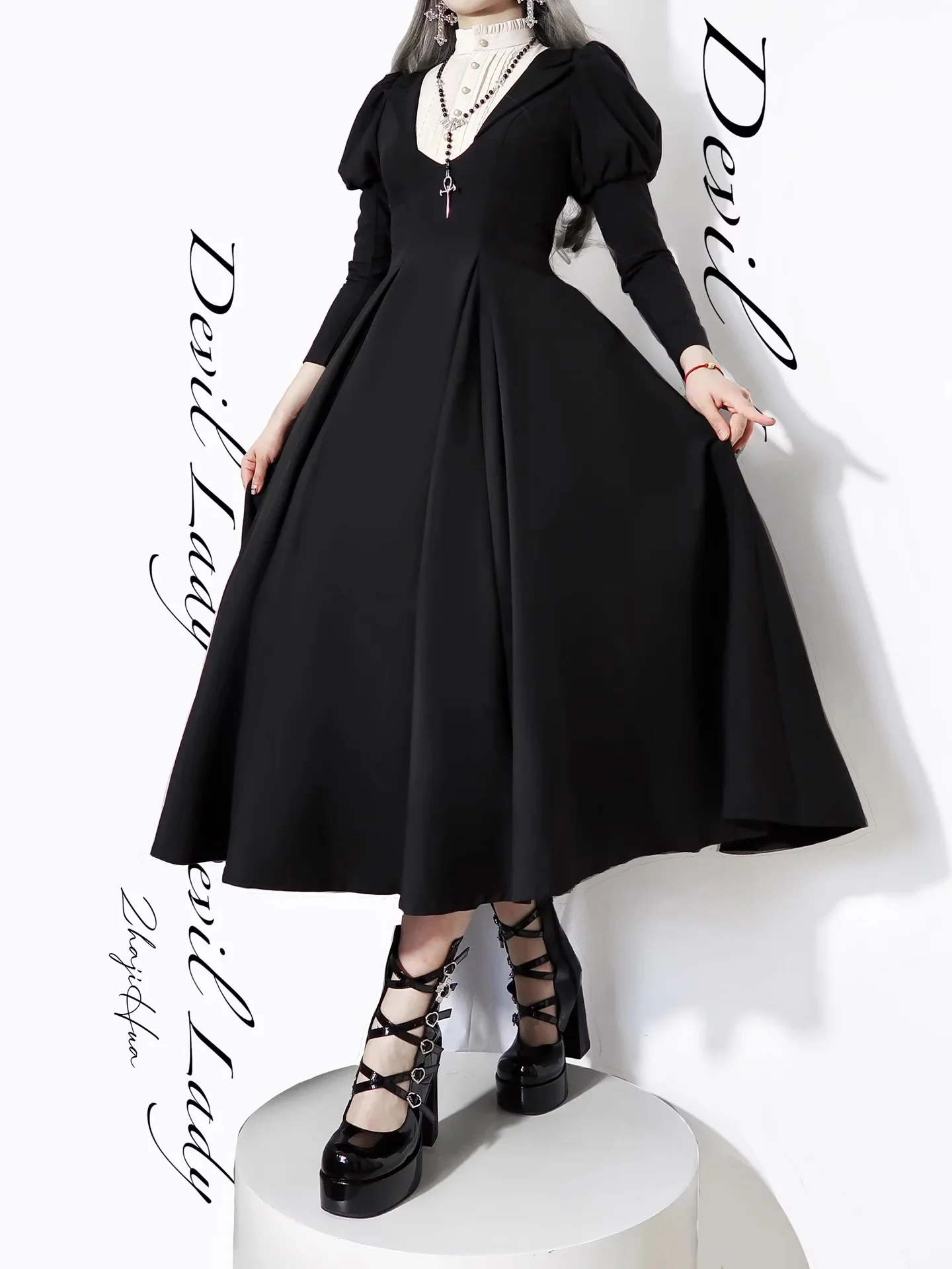 Coalfell Vintage Gothic Black Lolita Dress Slim Fit Long Lolita Long Sleeved Large Hem Puffy Dress Autumn New Style Elegance