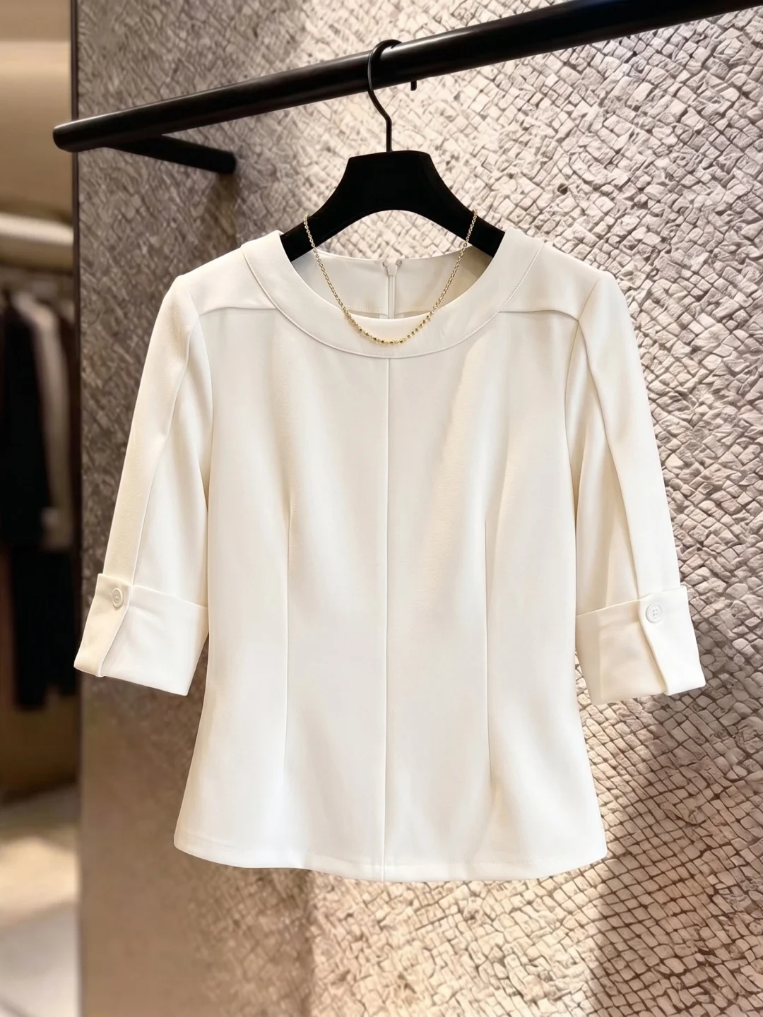 

Elegant Pure Color round Neck Five-Quarter Sleeve Women's Top Fashion Commute Style Korean Version Straight Cut Silk Shirt