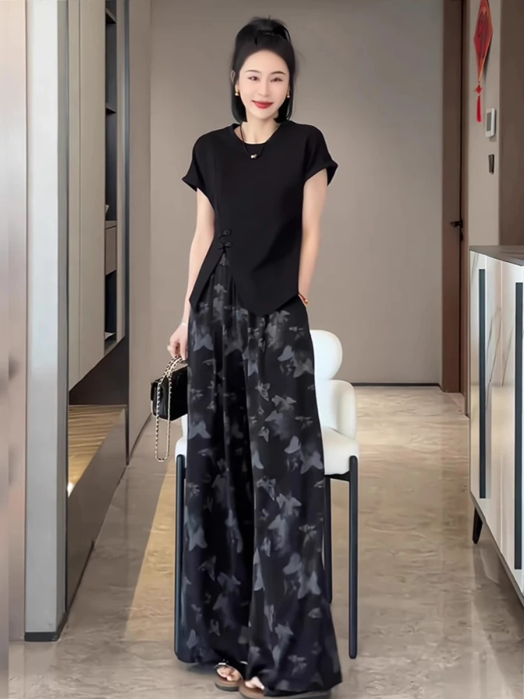 

Черный топ с короткими рукавами и широкие брюки: комплект из двух предметов для женщин, модный повседневный летний дизайн, эффект похудения, легкий и элегантный стиль