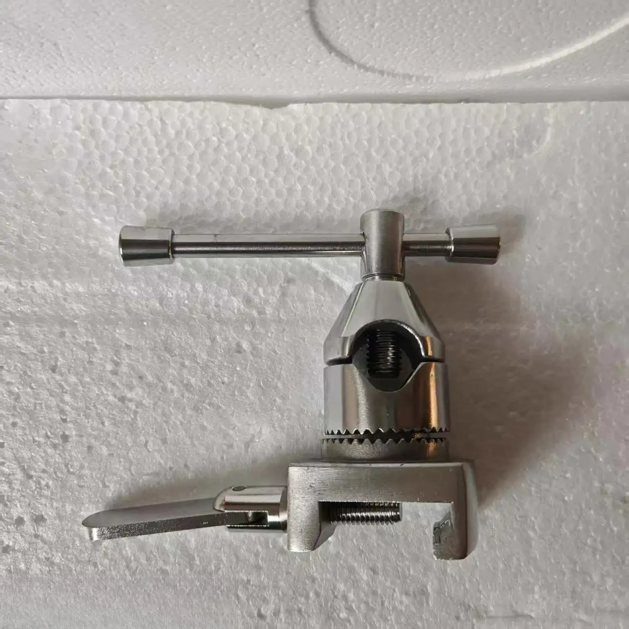Universal adapter for surgical bed accessories, Maikewei locking slider, locking clip edge rail fixator
