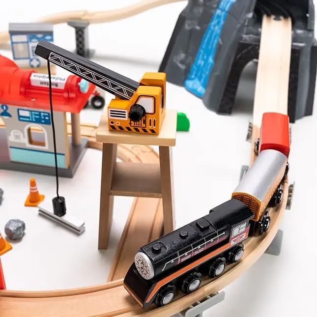 100pc Mountain Train Set - Wooden Magnetic Train with Roundhouse, 3+