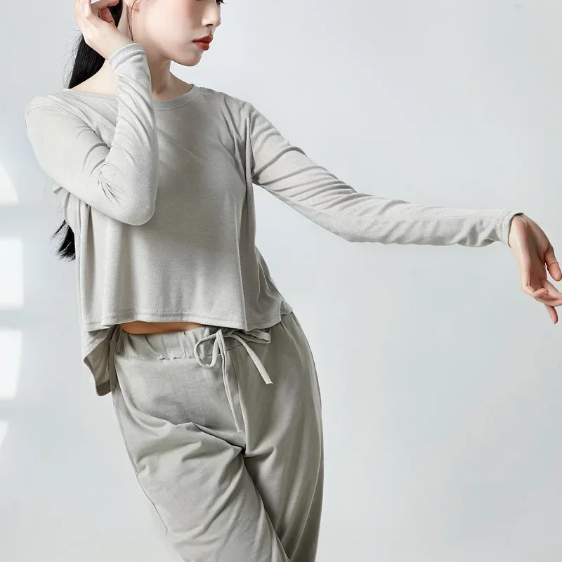 بلوزة فضفاضة تناسب الرقص النسائي الكلاسيكي بأكمام طويلة بدلة الجسم الصينية للربيع والصيف الحديثة