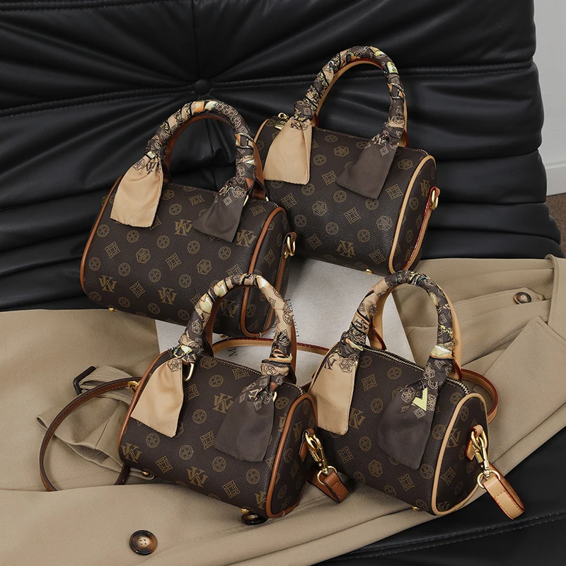 

Elegant Vintage Leather Clutch Bag for Women Luxury Crossbody Messenger Purse Minimalist Designer Tote with Large Shopper Space