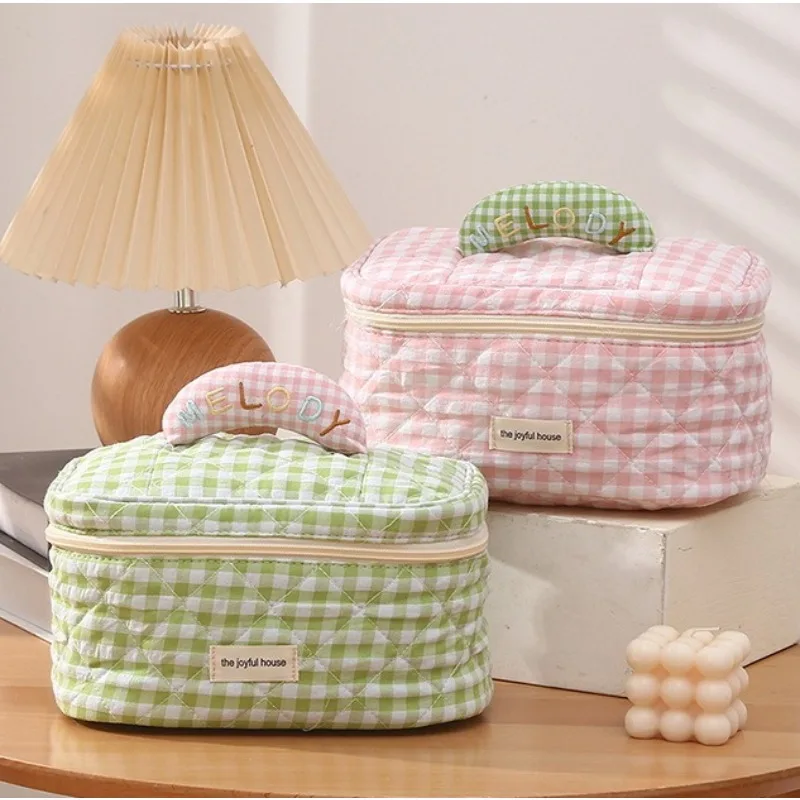 Korean Makeup Bag with Large Capacity Travel Organizer High Beauty Cosmetic Bag Cute Portable Storage Bag Travel Essentials