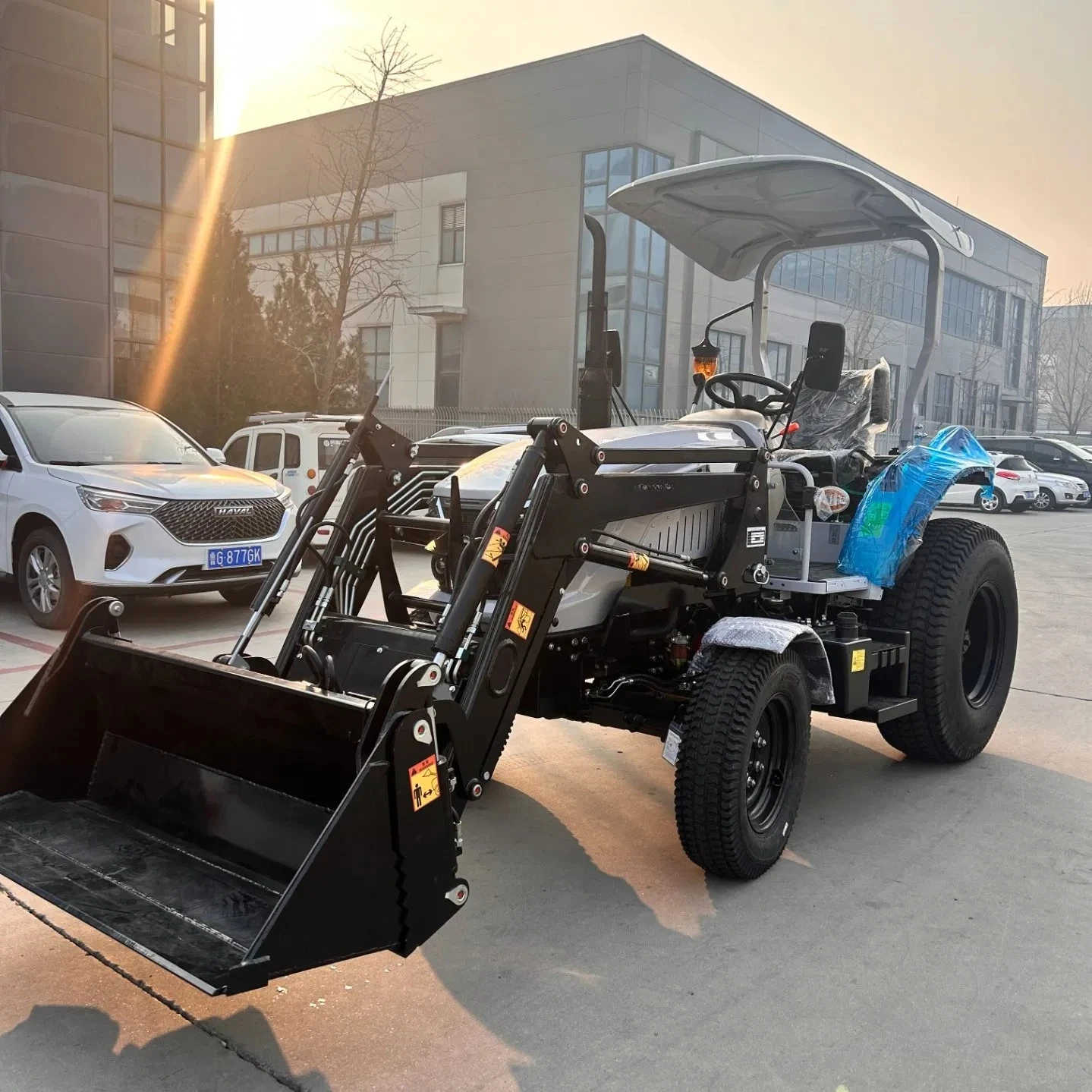 Top Quality 50 60 HP 4X4 Diesel Farming Walking Implements Mini Garden Tractor
