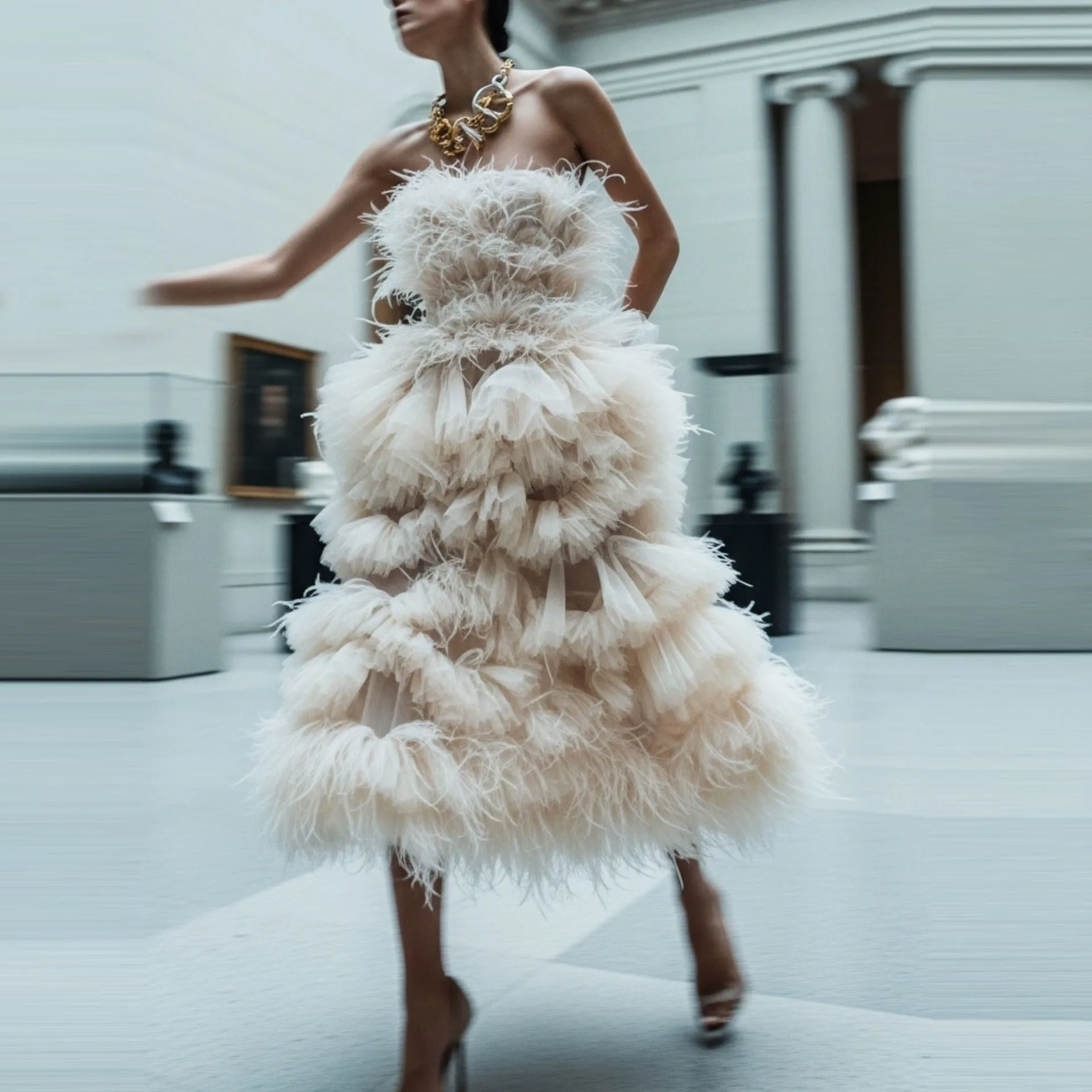 

New Luxury Strapless Feather Dress Women A-Line Evening Gown Red Carpet Formal Party Dress Ivory High Quality Elegant Chic 2026