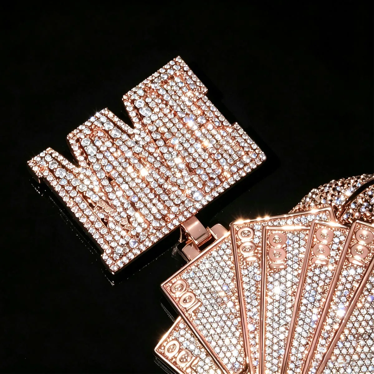 Hip Hop Pendant Full Bling CZ Hand Holding Dollar Cards Design 18K Gold Plated Charm Perfect For Streetwear Party Fine Jewelry Gifts for Man Boy Friends Iced Out Custom MME Letter Cuban Chain Necklace For Men Rapper Jewelry Statement Sparkling Accessory