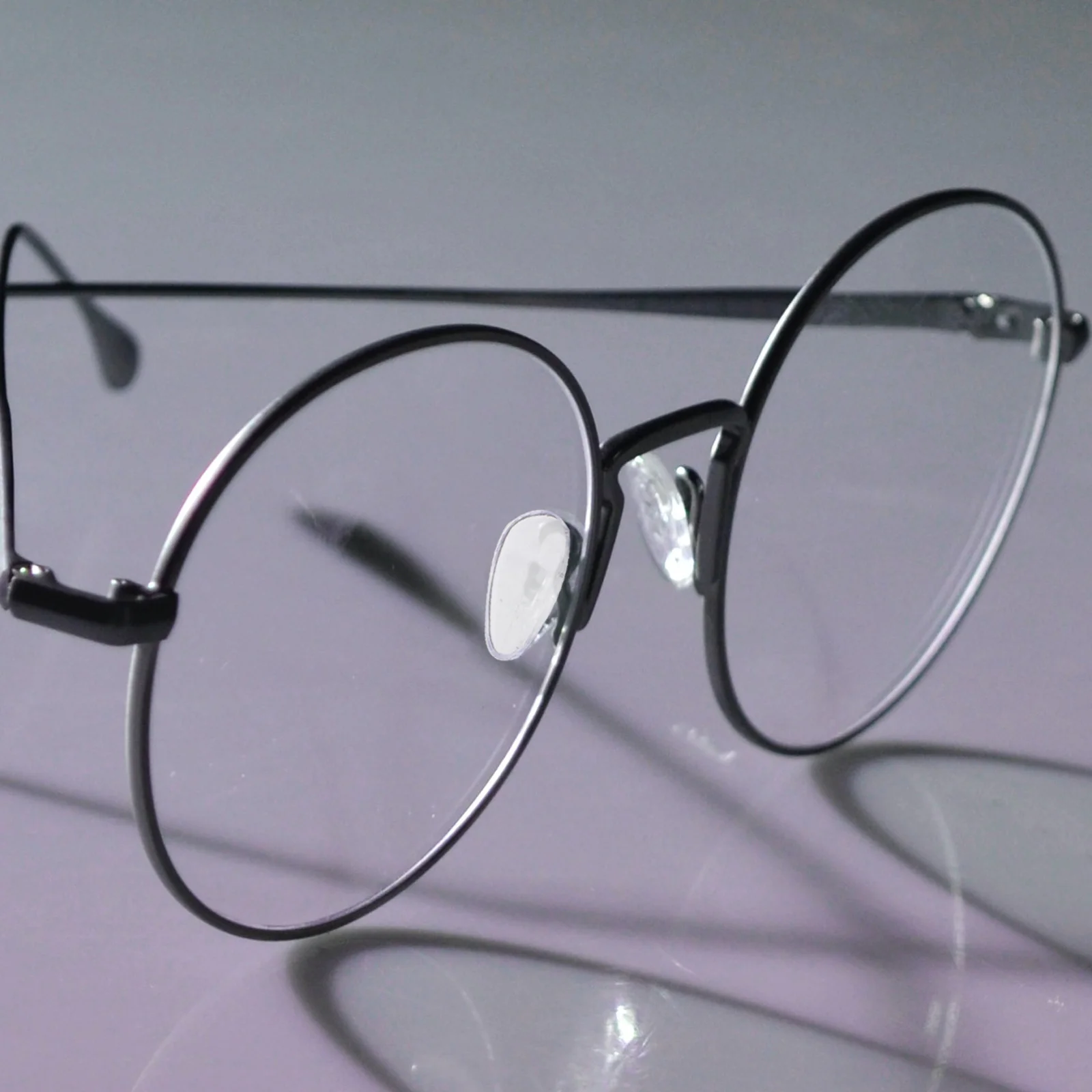 

Glasses Repair Nose Pad Set Silicone Screw Style Anti Slip Leg Pad Leaf Kit for Metal Frame Glasses Accessories