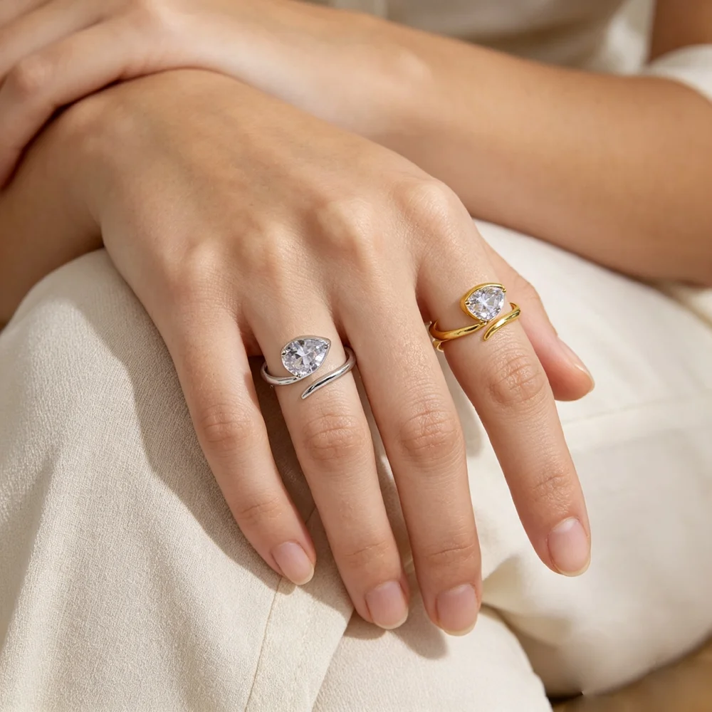 Smooth snake shaped finger ring inlaid with water droplet shaped ice crystals, sparkling zircon, women's adjustable ring jewelry