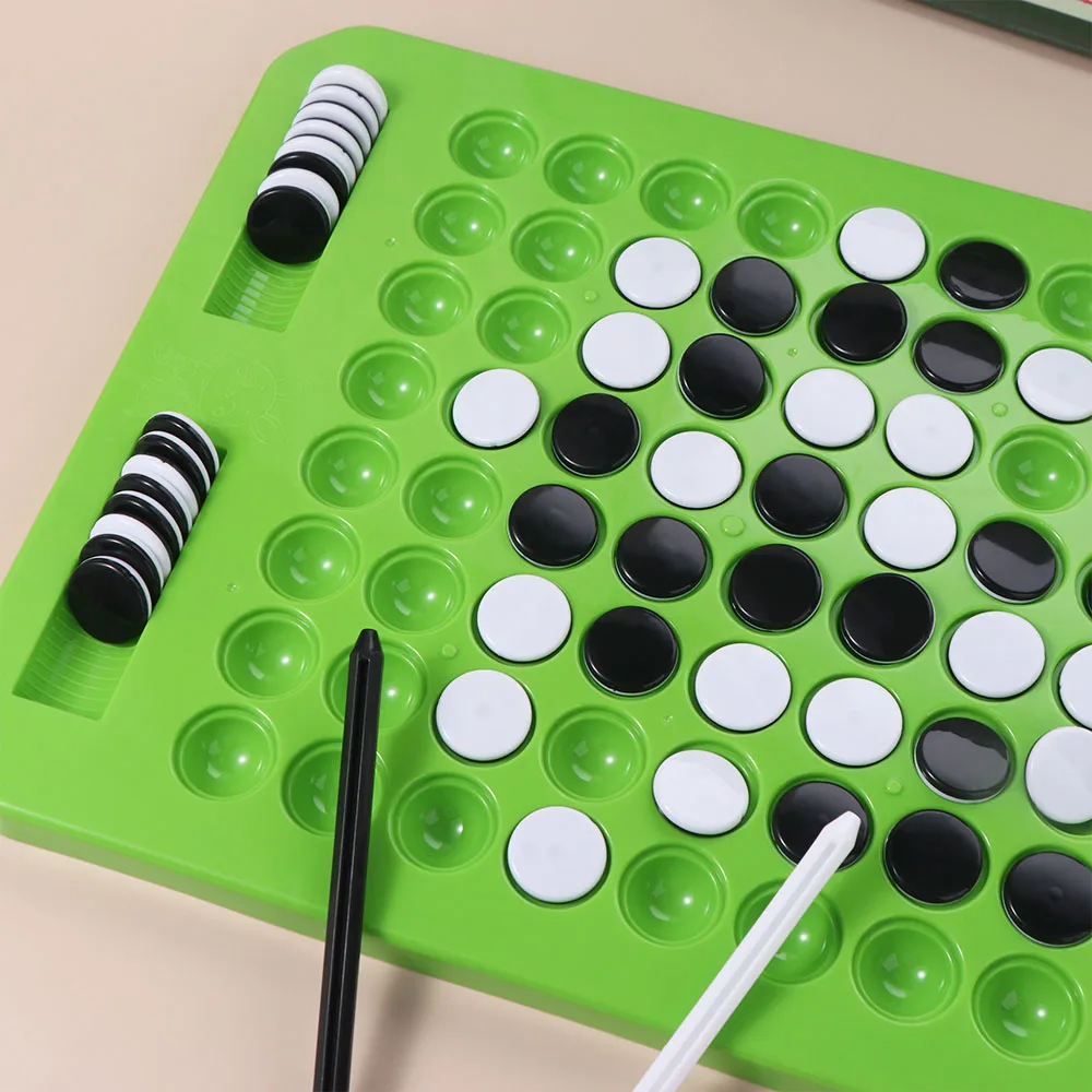 

Tabletop Game Flip Black White Chess Board Parent-Child Interactive Portable Overturn Chess Touch Flip Funny