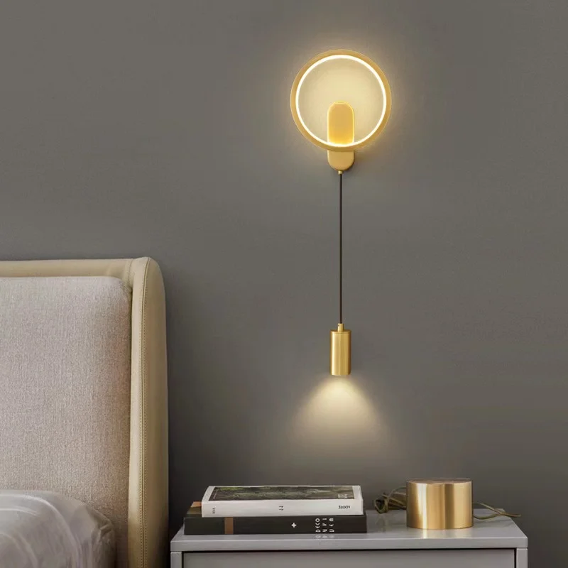 Lampu sorot LED minimalis Modern, lampu dekoratif latar belakang Sofa dalam ruangan minimalis Modern dengan lampu sorot