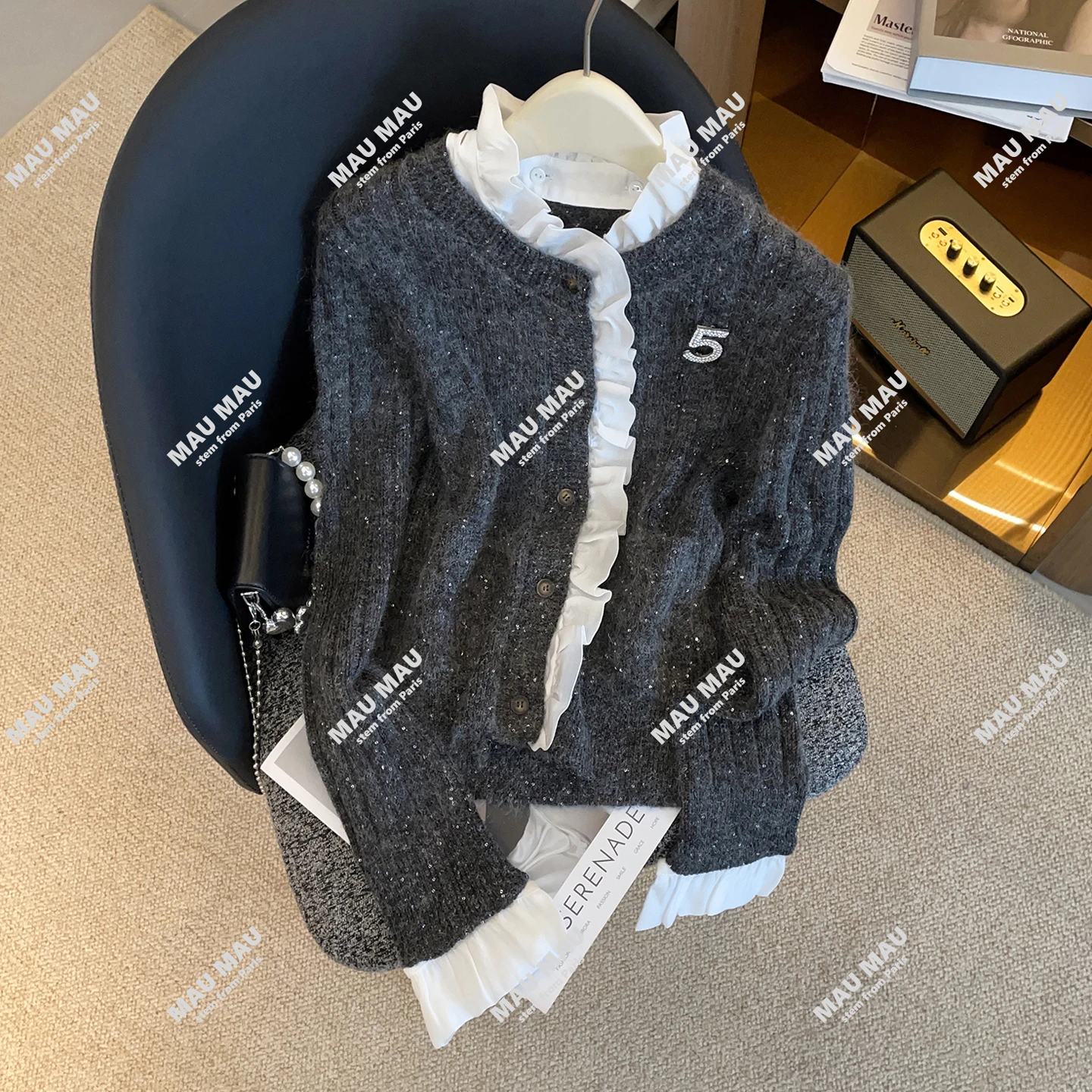 

Элитный женский повседневный вязаный свитер осень 2025: новая модель с цветовыми блоками, универсальный, с длинными рукавами, круглым вырезом, в стиле Casual Fashion