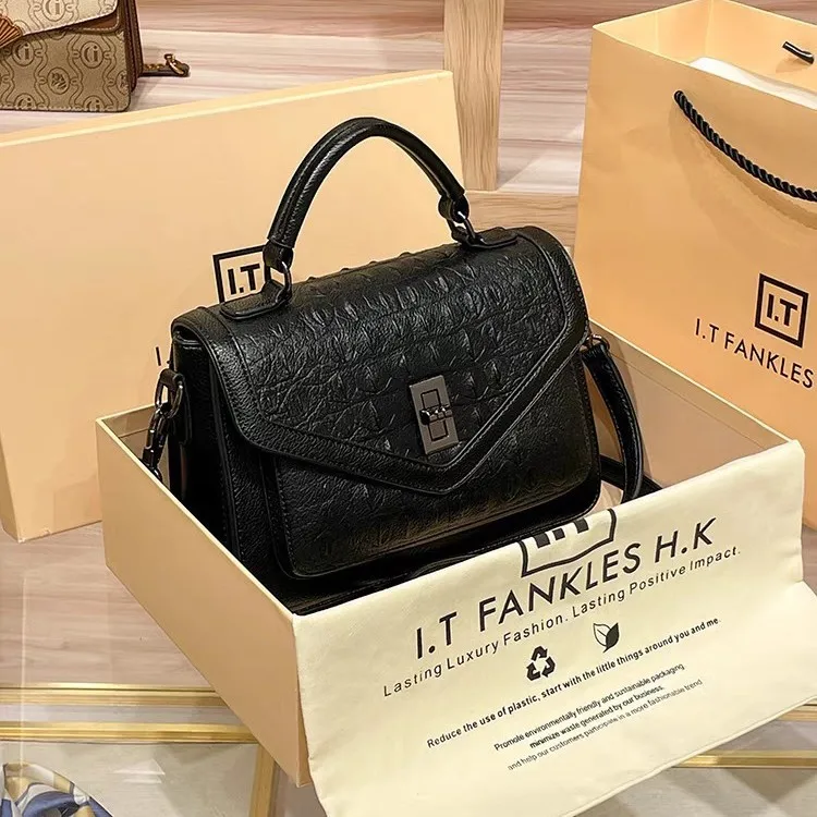 

Classic Elegant Backpack Bag With Vintage Style And Large Capacity For Commuter Use In Leather Material