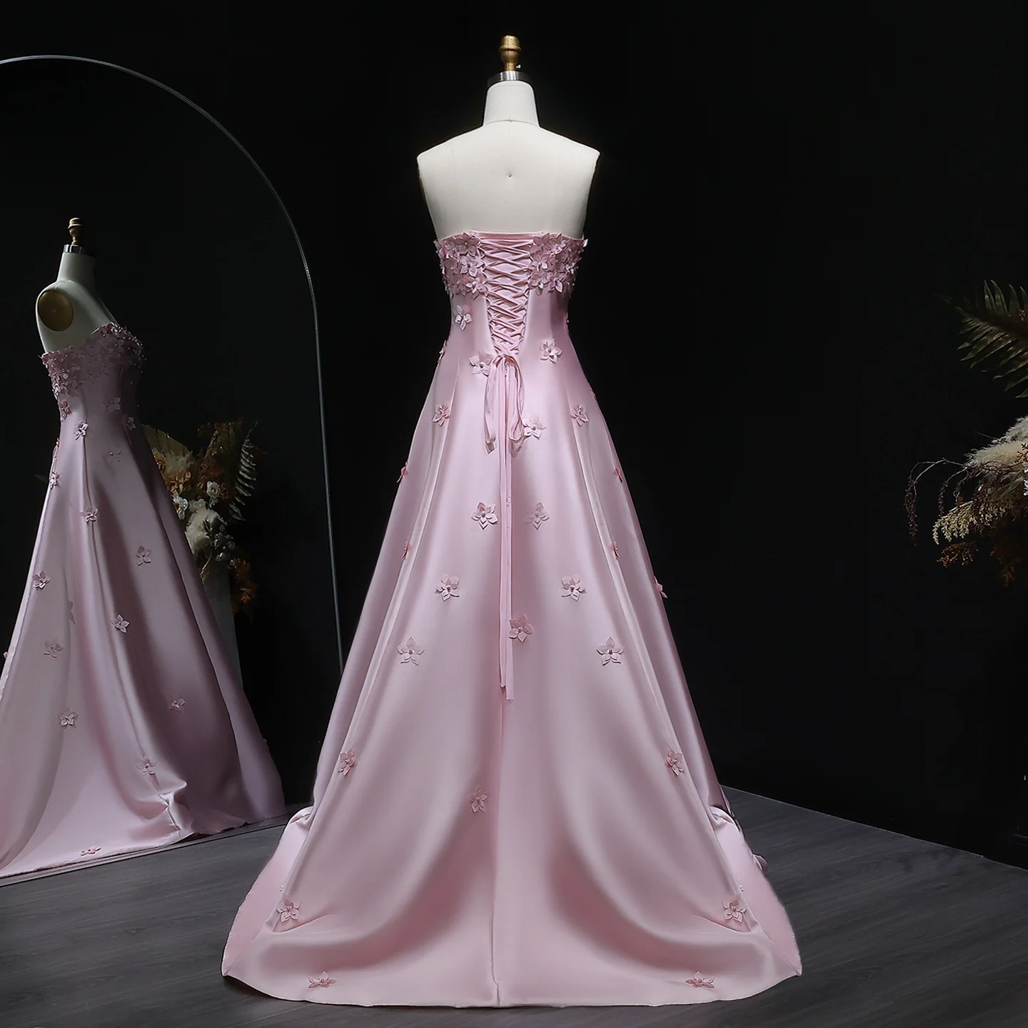 ชารอนกล่าวว่า ชุดราตรีสีชมพูหรูหราแบบไร้สาย ประดับดอกไม้ 3 มิติ สไตล์อาหรับ สำหรับผู้หญิง งานแต่งงาน งานพรอม ปี 2025 รุ่น SF278 สามารถสั่งตัดได้