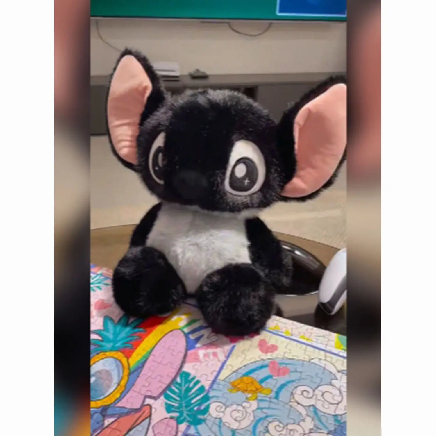 

Новая мультяшная черная плюшевая кукла Disney Stitch, мягкая игрушка для детей, девочек и мальчиков, милый коллекционный подарок