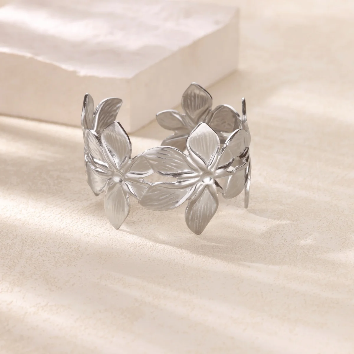 Multi Big Flower Stainless Steel Bracelet Silver Color Wide Open Cuff Bangle for Women Wedding Jewelry Vacation Accessories Gift
