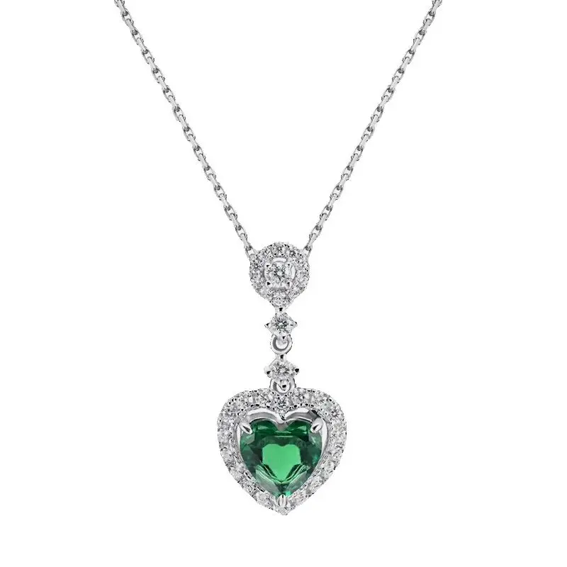 

WES Love Pendant Shining Mozambique Diamond Inlaid with Experimental Grandmother Emerald Necklace 925 Pure Silver Bottom PT950