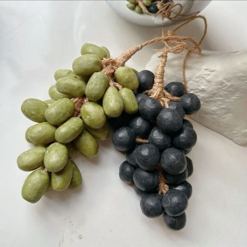 Grape Soap Cold Grinding Simulated Grapes Handmade Lasting Fragrance Birthday Gift for Friends To Hang Decorations and Fragrance